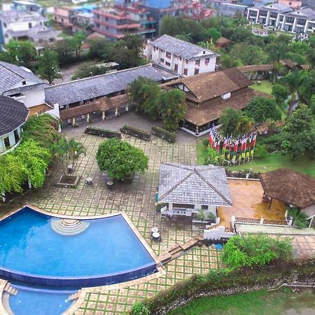 Shangri-La Village Resort, Pokhara Dış mekan fotoğraf