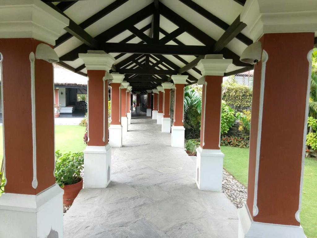Shangri-La Village Resort, Pokhara Dış mekan fotoğraf