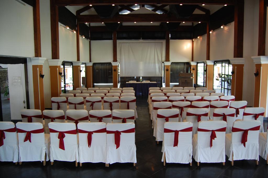 Shangri-La Village Resort, Pokhara Dış mekan fotoğraf